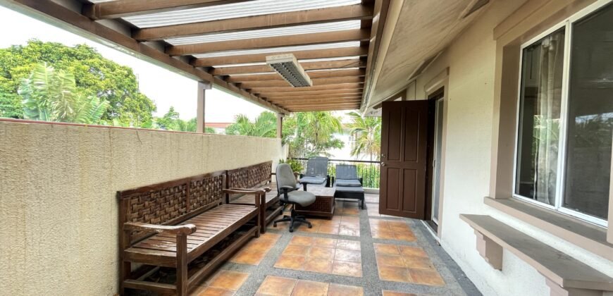 Pre-owned Corner Lot House