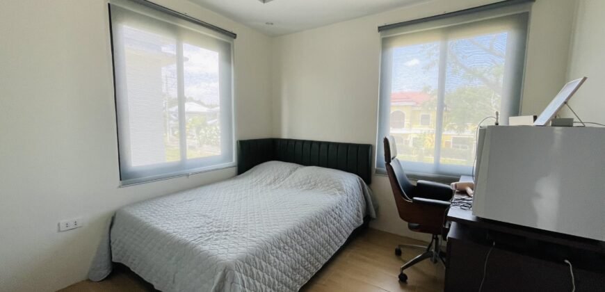 Corner Lot House in La Residencia Santa Rosa beside Nuvali