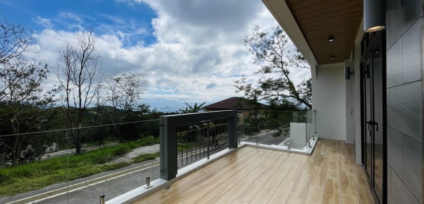 Luxurious Modern Design Tagaytay Home with a Direct View of Taal Lake