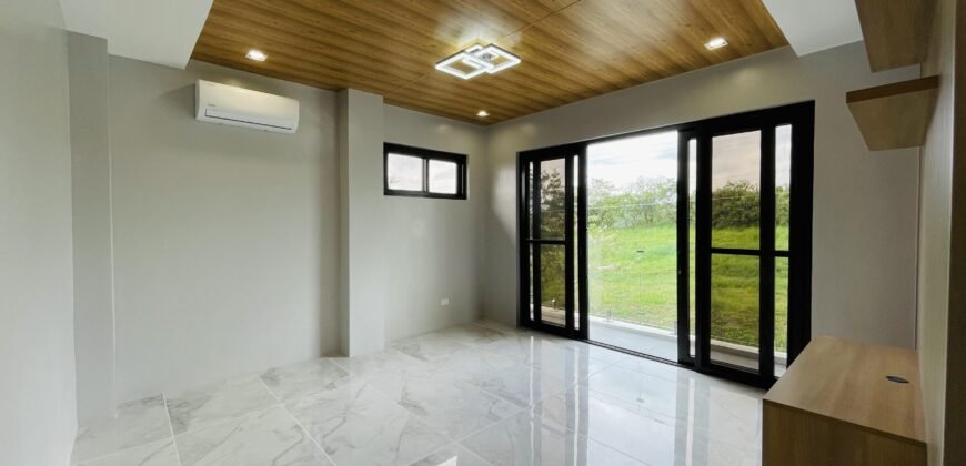 Luxurious Modern Design Tagaytay Home with a Direct View of Taal Lake