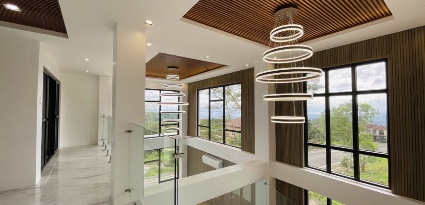 Luxurious Modern Design Tagaytay Home with a Direct View of Taal Lake