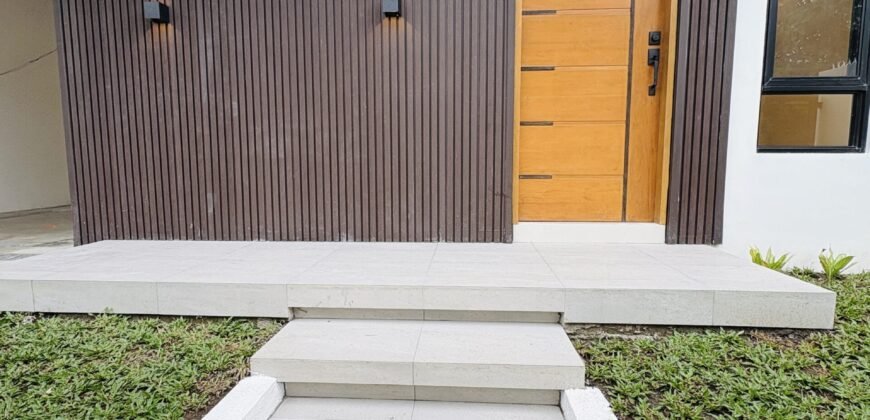 4-Bedroom Modern House for Sale | Sta. Rosa, Laguna 4-Bedroom Modern House for Sale | Sta. Rosa, Laguna