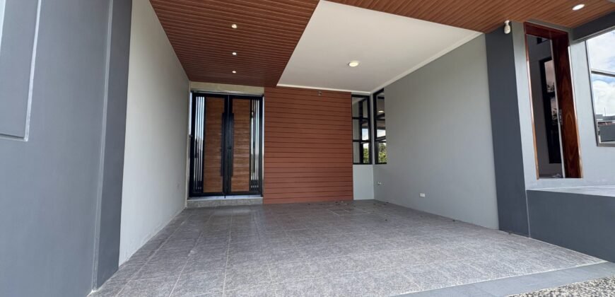 Silang Cavite House for Sale – 4BR Modern Home Near Tagaytay with Backyard Jacuzzi