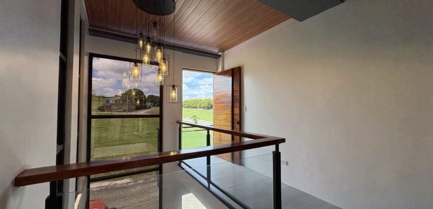Silang Cavite House for Sale – 4BR Modern Home Near Tagaytay with Backyard Jacuzzi