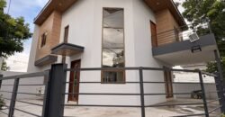 For Sale: Elegant 4BR Modern Corner Home in South Springs Residential Estates, Biñan Laguna For Sale: Elegant 4BR Modern Corner Home in South Springs Residential Estates, Biñan Laguna