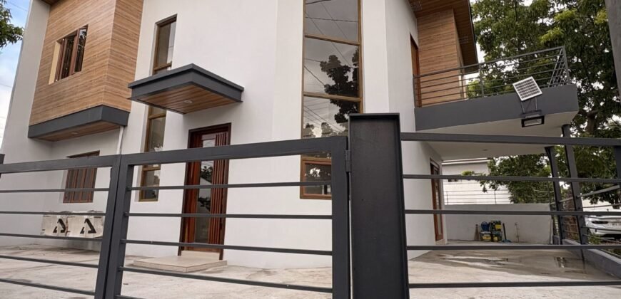 For Sale: Elegant 4BR Modern Corner Home in South Springs Residential Estates, Biñan Laguna For Sale: Elegant 4BR Modern Corner Home in South Springs Residential Estates, Biñan Laguna