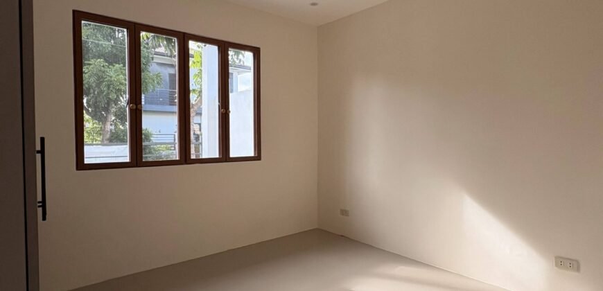 For Sale: Elegant 4BR Modern Corner Home in South Springs Residential Estates, Biñan Laguna For Sale: Elegant 4BR Modern Corner Home in South Springs Residential Estates, Biñan Laguna