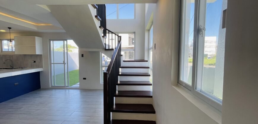 Modern 3-Bedroom Corner Home for Sale in West Wing Residences, Sta. Rosa, Laguna Modern 3-Bedroom Corner Home for Sale in West Wing Residences, Sta. Rosa, Laguna