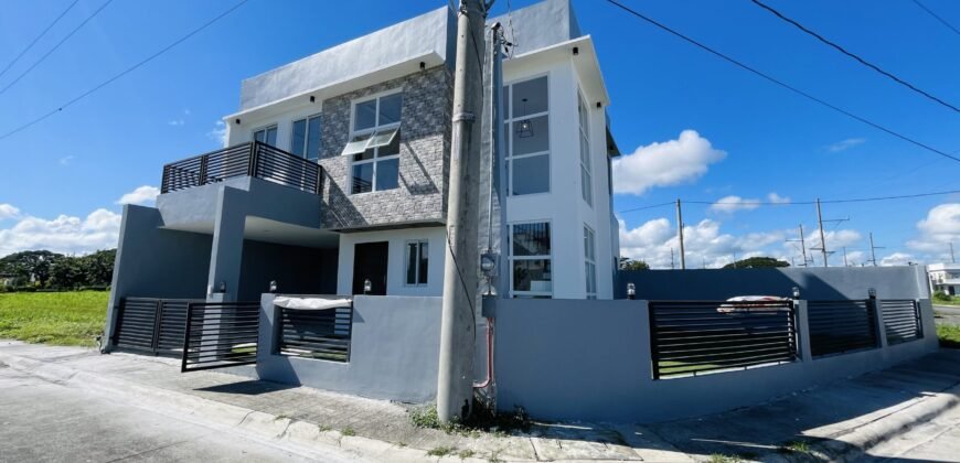Modern 3-Bedroom Corner Home for Sale in West Wing Residences, Sta. Rosa, Laguna Modern 3-Bedroom Corner Home for Sale in West Wing Residences, Sta. Rosa, Laguna
