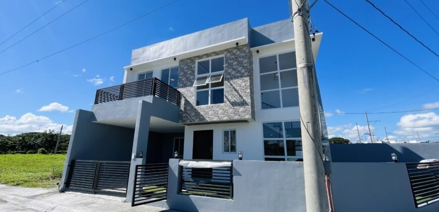 Modern 3-Bedroom Corner Home for Sale in West Wing Residences, Sta. Rosa, Laguna Modern 3-Bedroom Corner Home for Sale in West Wing Residences, Sta. Rosa, Laguna