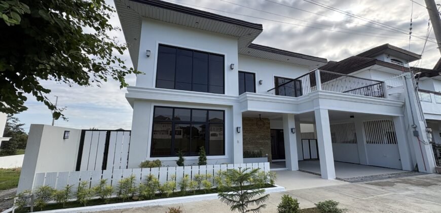 Brand New 4 Bedroom House for Sale in South Forbes Silang Cavite | Chateau De Paris