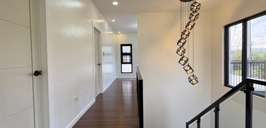 Brand New 4 Bedroom House for Sale in South Forbes Silang Cavite | Chateau De Paris