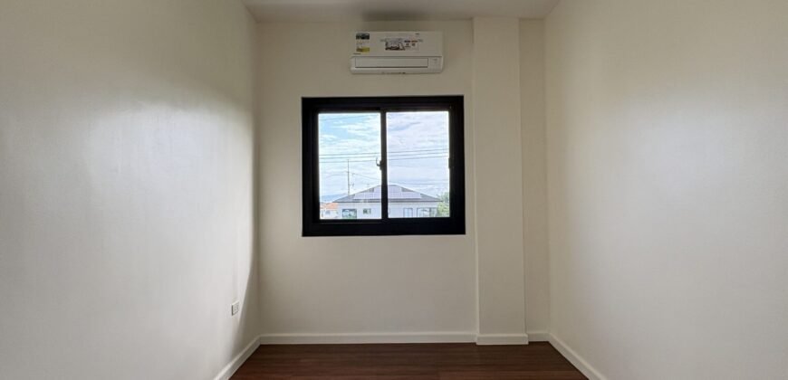 Brand New 4 Bedroom House for Sale in South Forbes Silang Cavite | Chateau De Paris