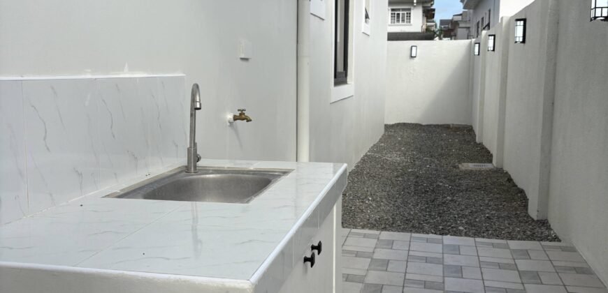 Brand New 4 Bedroom House for Sale in South Forbes Silang Cavite | Chateau De Paris