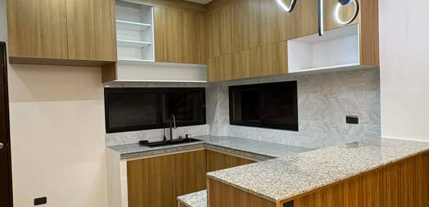 Modern Contemporary 2-Storey House for Sale in Jubilation West