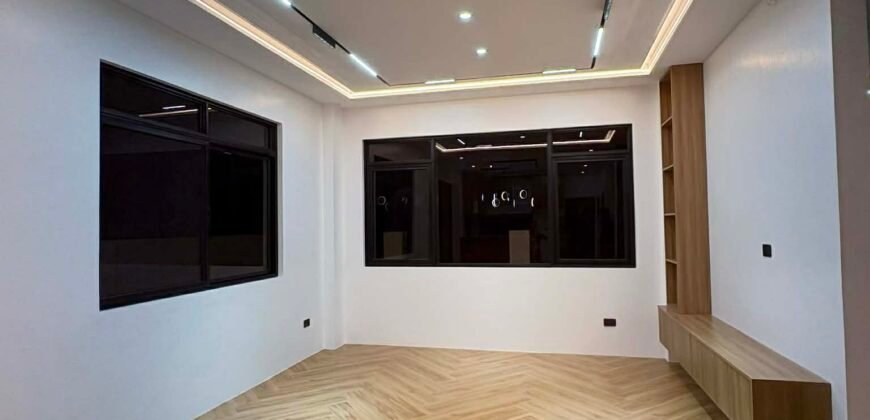 Modern Contemporary 2-Storey House for Sale in Jubilation West