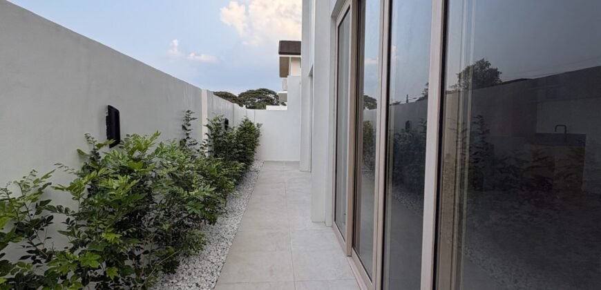 Modern 4-Bedroom Home for Sale in Treveia 🌿