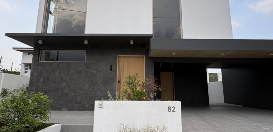 Modern 4-Bedroom Home for Sale in Treveia 🌿