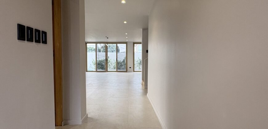 Modern 4-Bedroom Home for Sale in Treveia 🌿