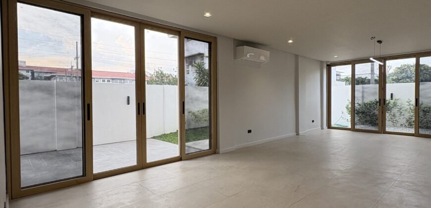 Modern 4-Bedroom Home for Sale in Treveia 🌿