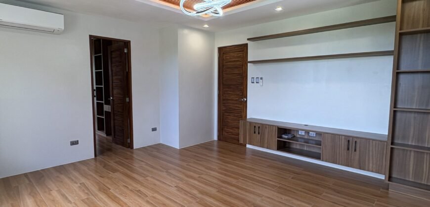 5BR Modern Pool Home for Sale in Royale Tagaytay