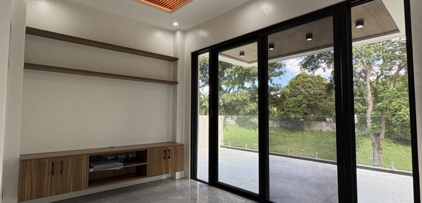5BR Modern Pool Home for Sale in Royale Tagaytay