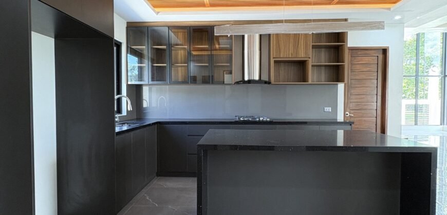 5BR Modern Pool Home for Sale in Royale Tagaytay