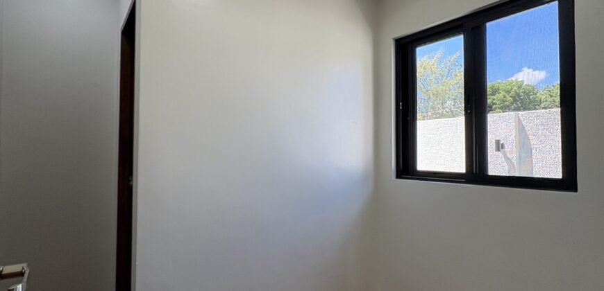 5BR Modern Pool Home for Sale in Royale Tagaytay