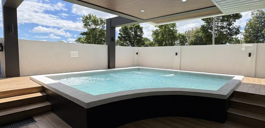 5BR Modern Pool Home for Sale in Royale Tagaytay