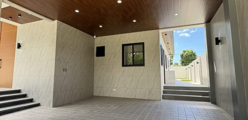 5BR Modern Pool Home for Sale in Royale Tagaytay