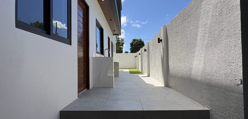 5BR Modern Pool Home for Sale in Royale Tagaytay