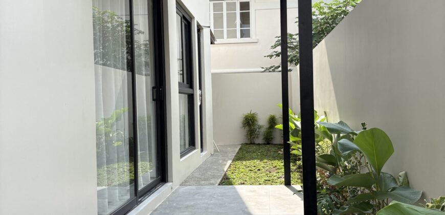 4BR Modern House for Sale in South Forbes Villas