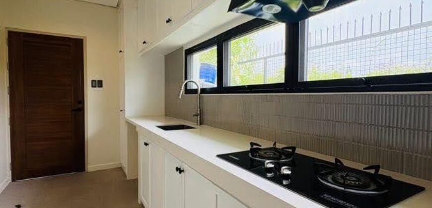 5BR Modern Corner Mansion for Sale in Southpeak San Pedro