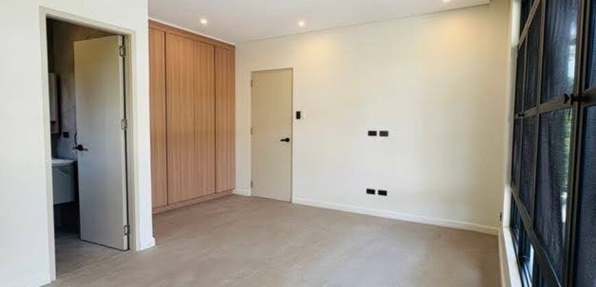 5BR Modern Corner Mansion for Sale in Southpeak San Pedro