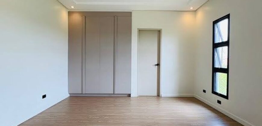 5BR Modern Corner Mansion for Sale in Southpeak San Pedro