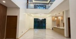 Modern Fairway Vacation Home in Royale Tagaytay Estates
