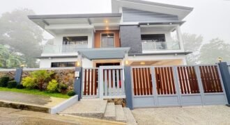 Modern Fairway Vacation Home in Royale Tagaytay Estates