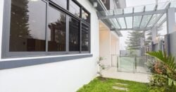 Modern Fairway Vacation Home in Royale Tagaytay Estates