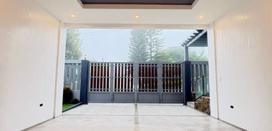 Modern Fairway Vacation Home in Royale Tagaytay Estates