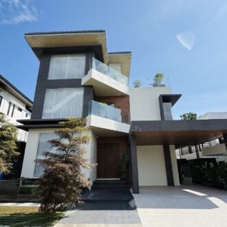 Smart Home Mansion with Pool in Tokyo Mansions, South Forbes