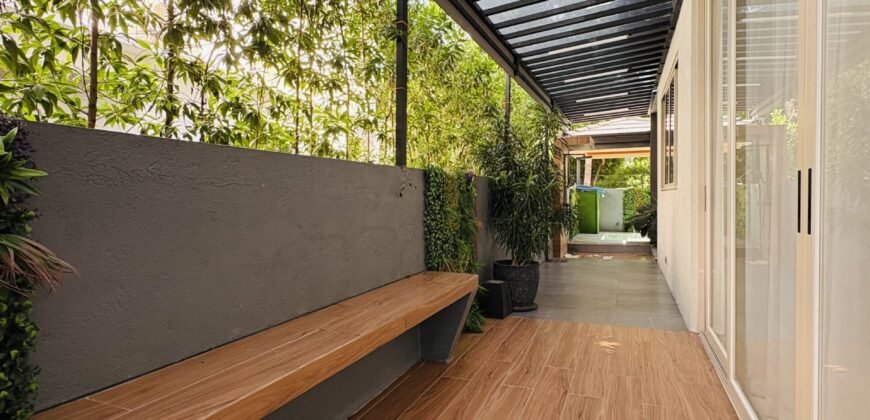 Smart Home Mansion with Pool in Tokyo Mansions, South Forbes