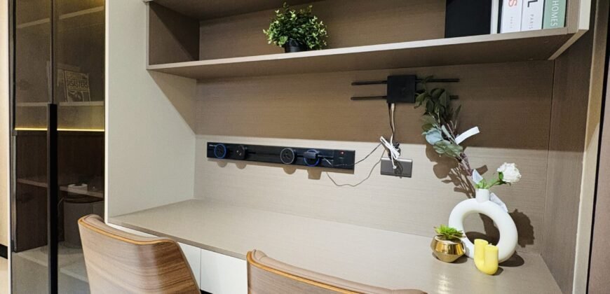 Smart Home Mansion with Pool in Tokyo Mansions, South Forbes
