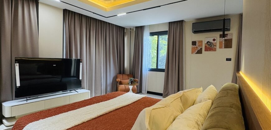 Smart Home Mansion with Pool in Tokyo Mansions, South Forbes