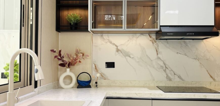 Smart Home Mansion with Pool in Tokyo Mansions, South Forbes