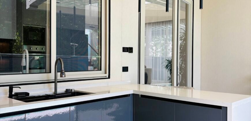 Smart Home Mansion with Pool in Tokyo Mansions, South Forbes