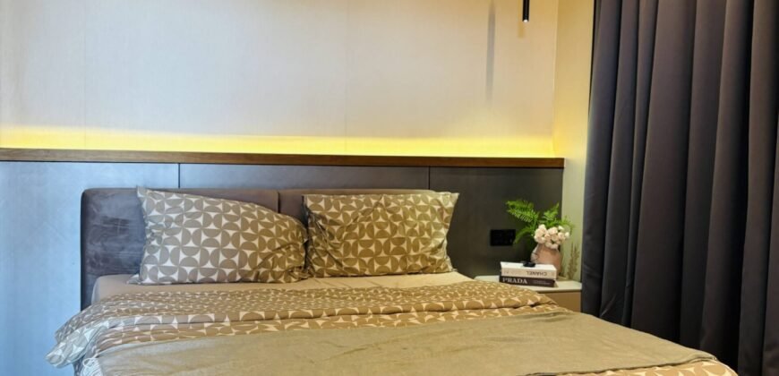 Smart Home Mansion with Pool in Tokyo Mansions, South Forbes