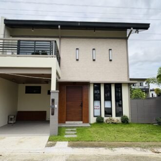 Brand New House with En-Suite Attic in Sonoma Santa Rosa | P21M