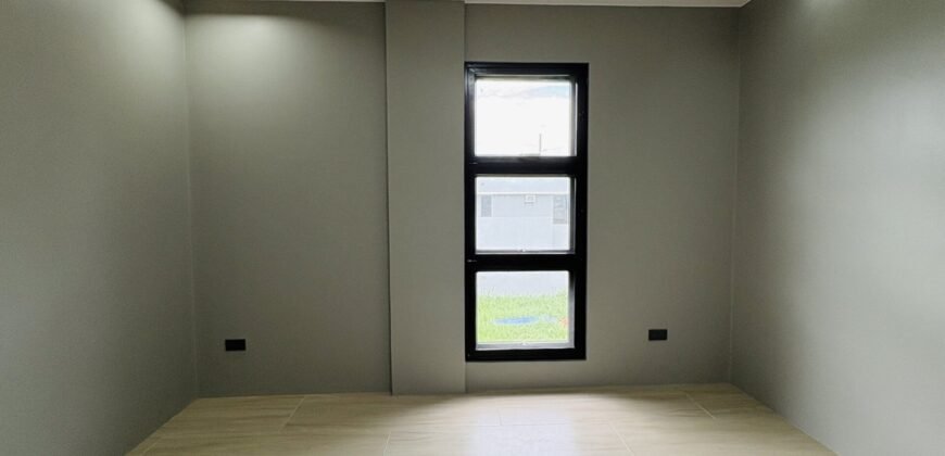 Brand New House with En-Suite Attic in Sonoma Santa Rosa | P21M